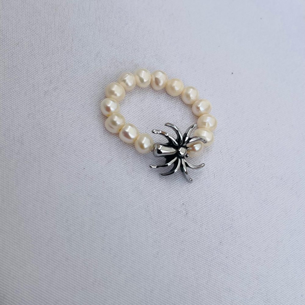 Dalmata freshwater pear spider Ring